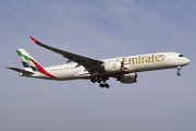 Airbus A350-900 Emirates by Giuseppe Rimondini Airbus A350-900 Emirates by Giuseppe Rimondini